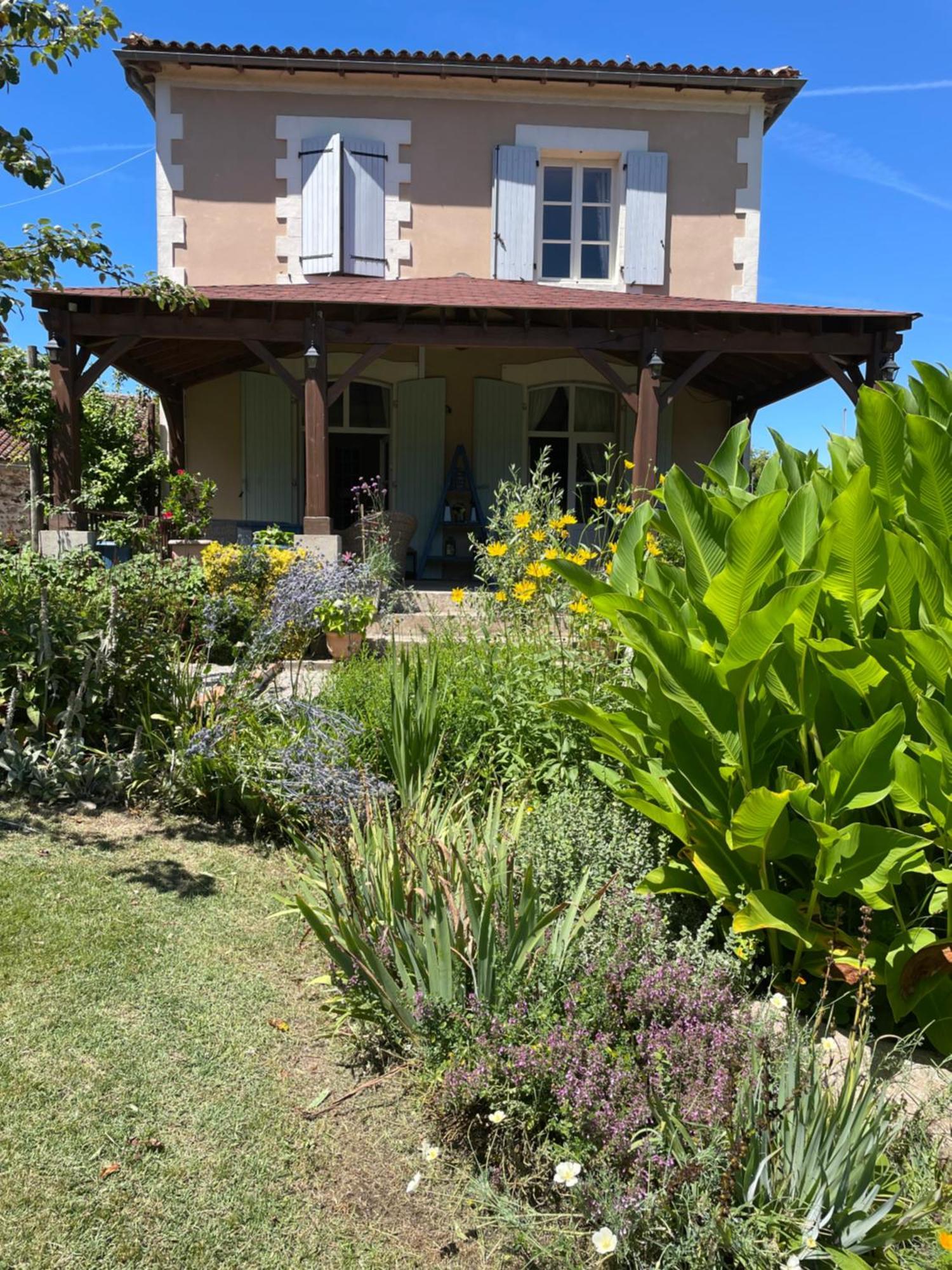 La Grange Terrou Guest House Saint-Germain-de-Confolens Екстериор снимка
