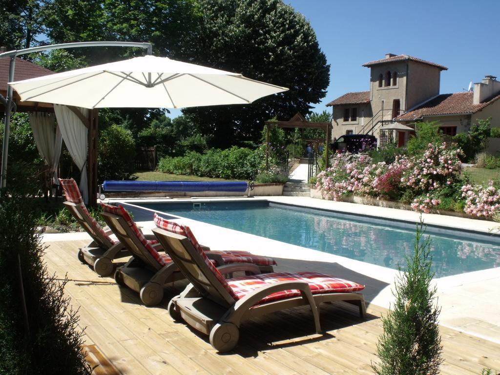 La Grange Terrou Guest House Saint-Germain-de-Confolens Екстериор снимка