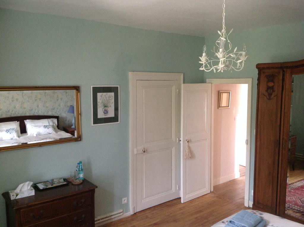 La Grange Terrou Guest House Saint-Germain-de-Confolens Екстериор снимка